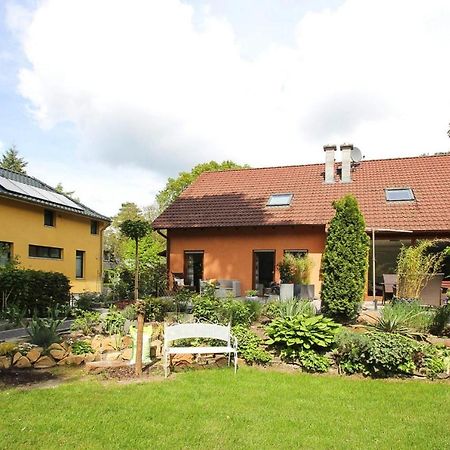 Вілла Semi-Detached House, Schonwalde Siedlung Schonwalde Екстер'єр фото