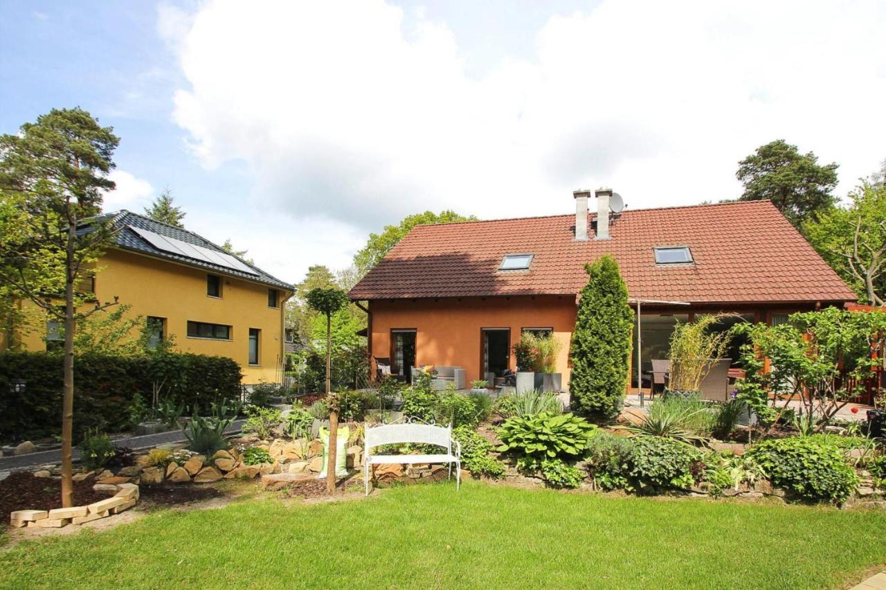 Вілла Semi-Detached House, Schonwalde Siedlung Schonwalde Екстер'єр фото